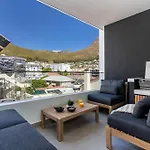 Jade Views Sea Point - Studio, Pvt Balcony, Views