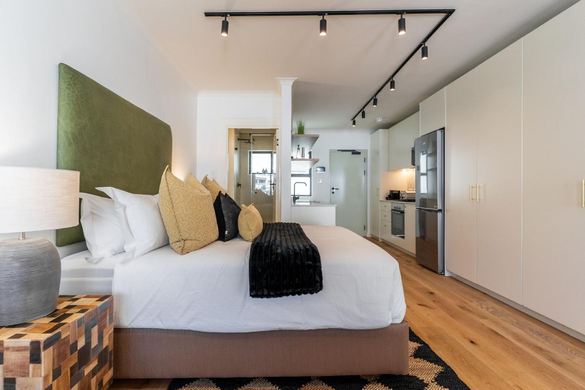 Jade Views Sea Point - Studio, Pvt Balcony, Views * Cape Town